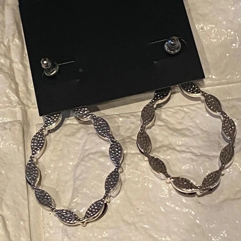 Deb Hoop Earrings Women Black White Beaded Silver Tone‎ Y2K Glam Party